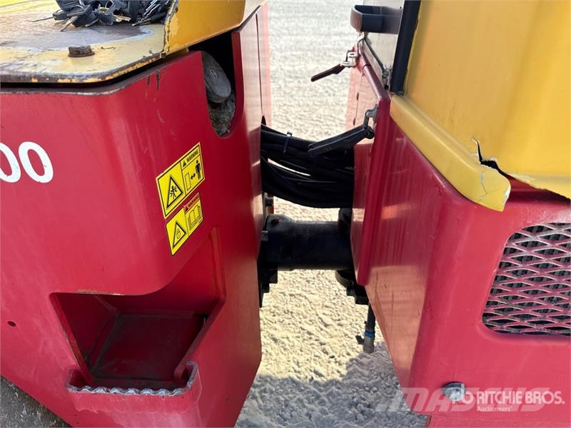 Dynapac CC1300 Ikerdobos hengerek