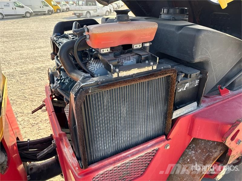 Dynapac CC1300 Ikerdobos hengerek