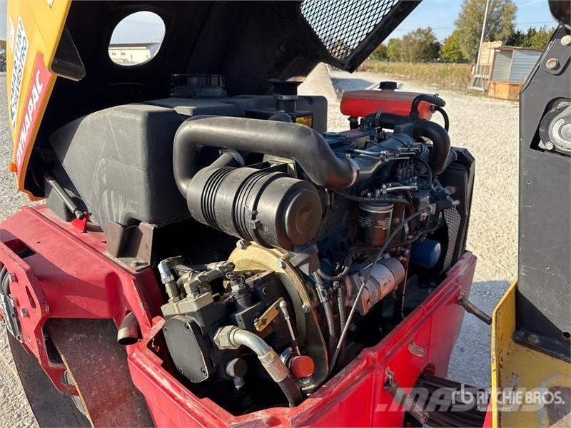 Dynapac CC1300 Ikerdobos hengerek