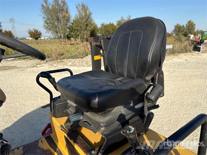 Dynapac CC1300 Ikerdobos hengerek