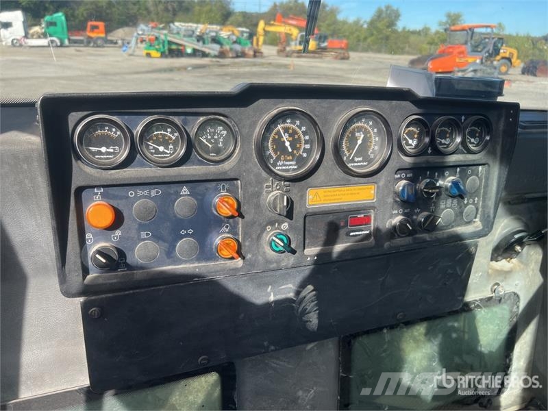 Dynapac CC422C Compacteur Vibrant Monocylindre Combination Rouleaux monocylindre