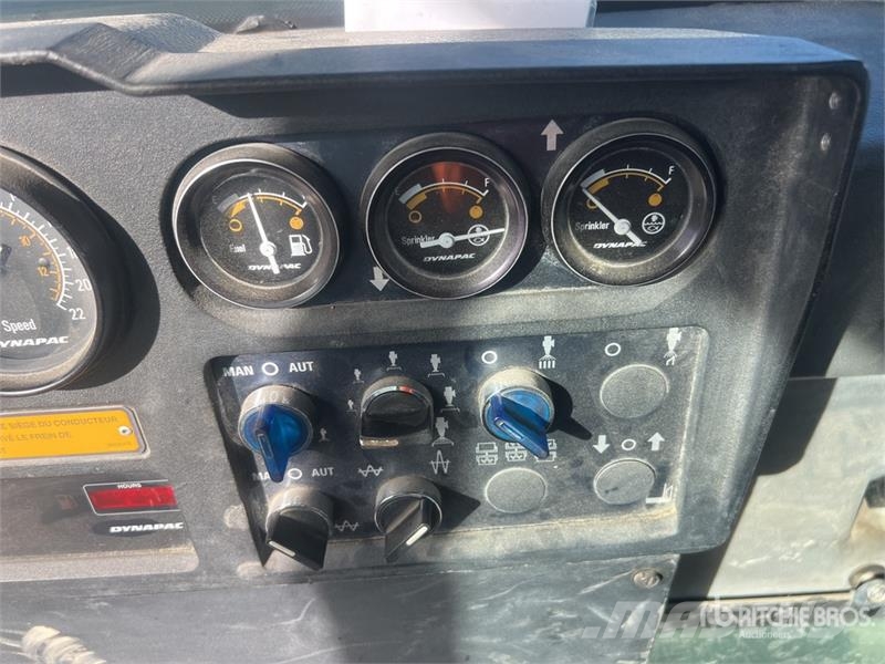 Dynapac CC422C Compacteur Vibrant Monocylindre Combination Rouleaux monocylindre