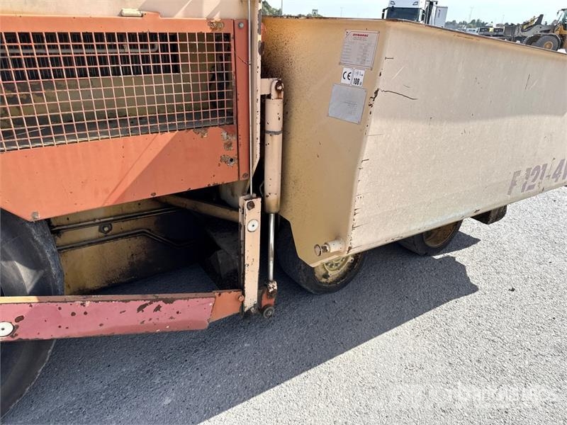 Dynapac F121-4W Asphalt Paver Pavimentadoras de asfalto
