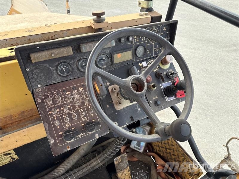 Dynapac F121-4W Asphalt Paver Pavimentadoras de asfalto