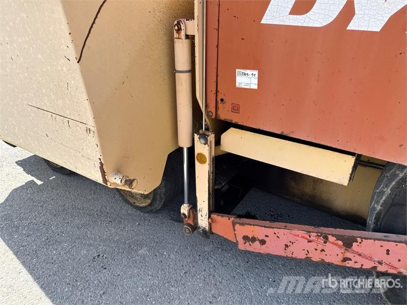 Dynapac F121-4W Asphalt Paver Pavimentadoras de asfalto