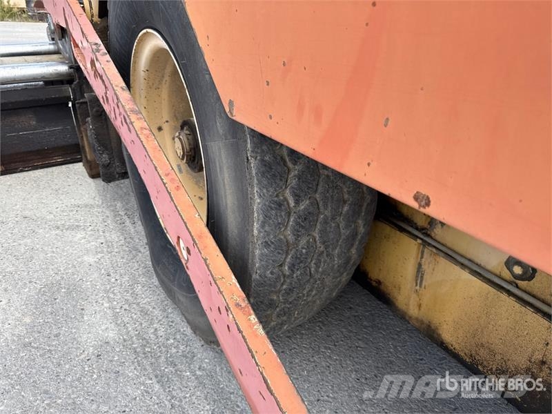 Dynapac F121-4W Asphalt Paver Pavimentadoras de asfalto