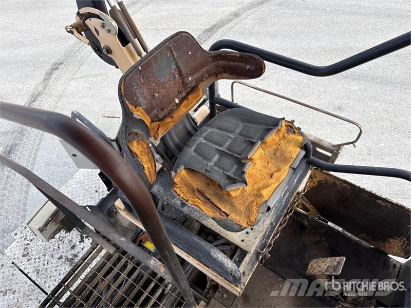 Dynapac F121-4W Asphalt Paver Pavimentadoras de asfalto