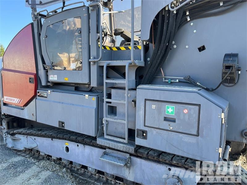 Dynapac MF2500CM Tracked Asphalt Transfer Machine Gradbeništvo - drugo