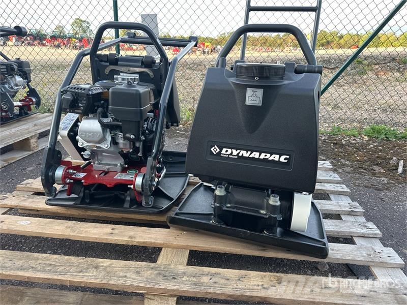 Dynapac of (2) Dynapac DFP7AX Vibratory Plate Compactor (U دكاكات أفقية