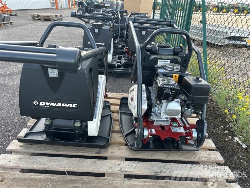 Dynapac of (2) Dynapac DFP7AX Vibratory Plate Compactor (U دكاكات أفقية