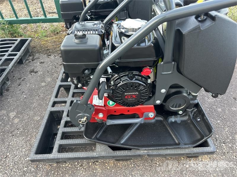 Dynapac of (2) Dynapac DFP7AX Vibratory Plate Compactor (U دكاكات أفقية
