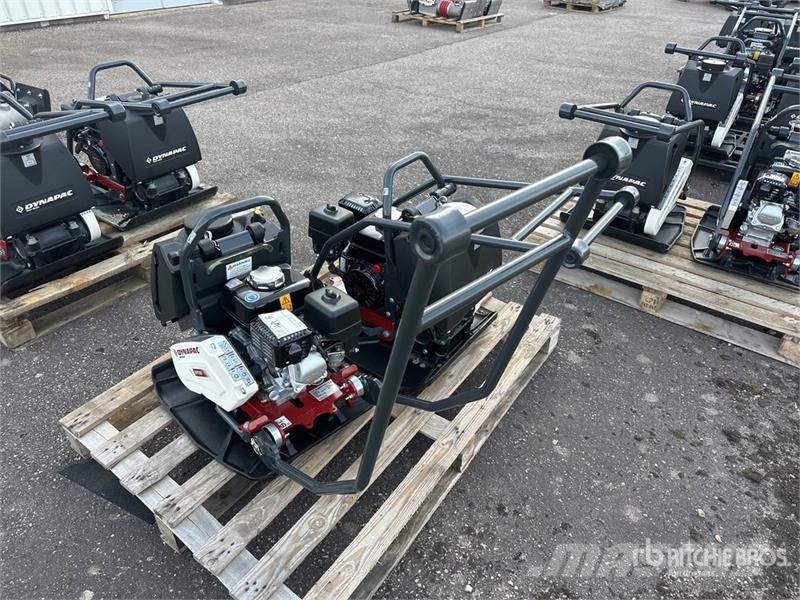 Dynapac of (2) Dynapac DFP7AX Vibratory Plate Compactor (U دكاكات أفقية