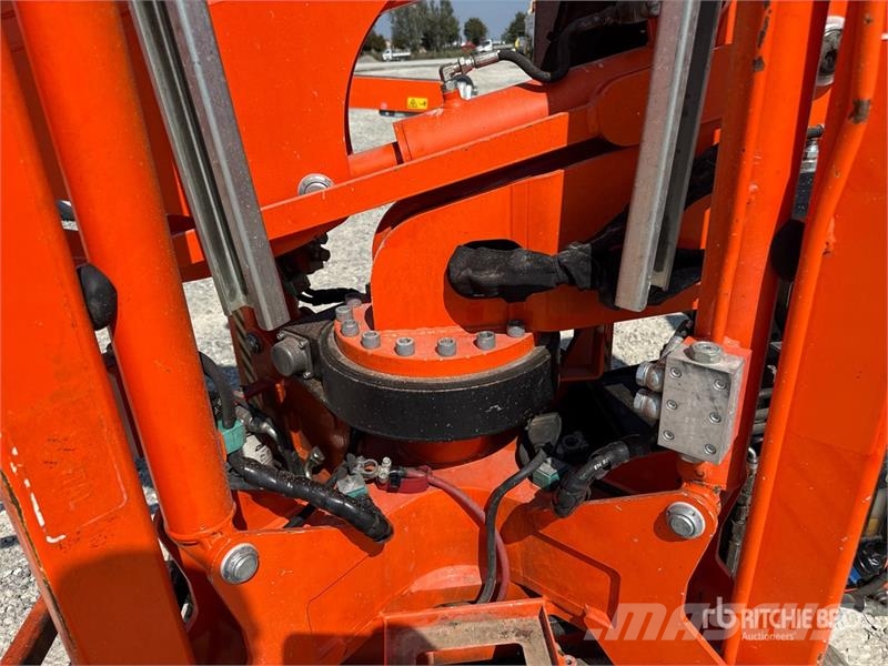 EasyLift R130 Crawler Articulating Boom Lift (Ino Kuukulkijat