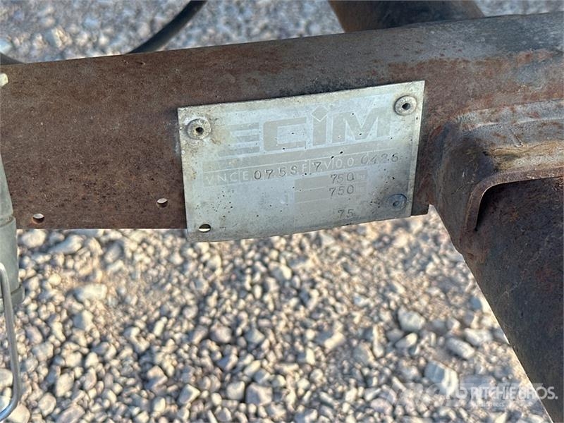  ECIM CITA075 S/A Citerne A Eau 1 Essieu Water Tank شاحنات أخرى