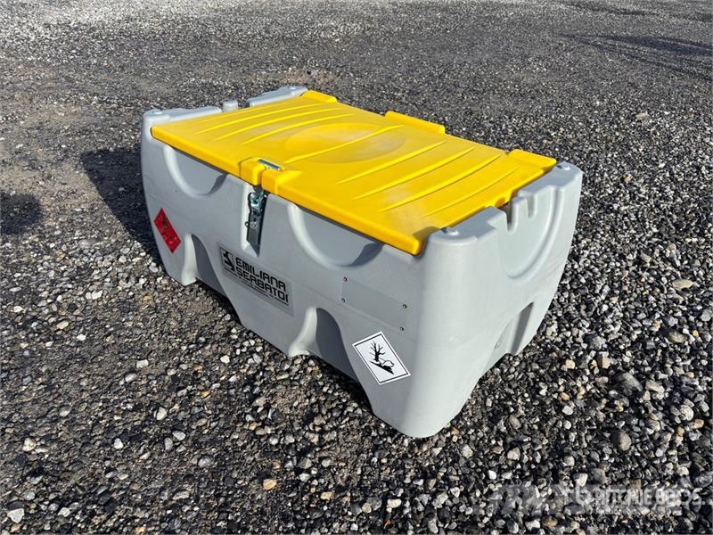 Emiliana Serbatoi Carrytank 150 150 L Portable Poly Diesel Fuel Tank Polttoaine- ja lisäainesäiliöt