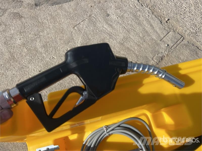 Emiliana Serbatoi CARRYTANK 220CM 220 L Poly Portable Diesel Transfe Паливні та присадочні баки