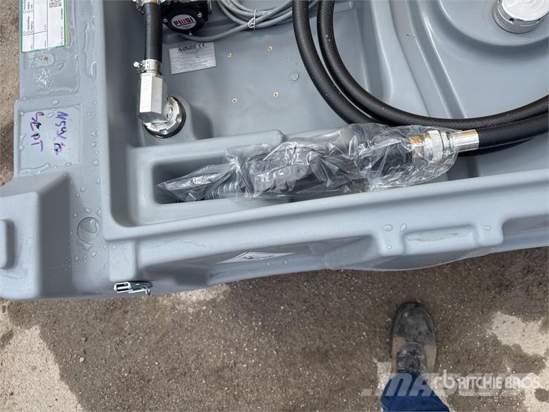 Emiliana Serbatoi Carrytank 440CM 440 L Poly Portable Diesel Transfe Polttoaine- ja lisäainesäiliöt