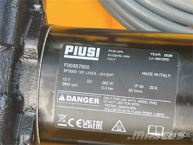 Emiliana Serbatoi Carrytank 330CM 330 L Poly Portable Diesel Transfe صهاريج الوقود والصهاريج الإضافية
