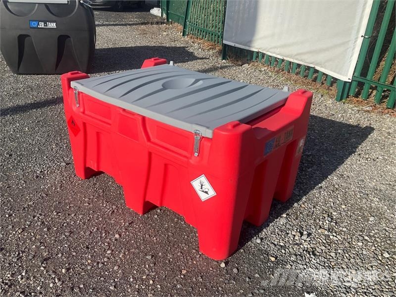 Emiliana Serbatoi Carrytank 330 PK 330 L Portable Poly Gasoline 330  Kraftstoff- und Zusatzstoffbehälter