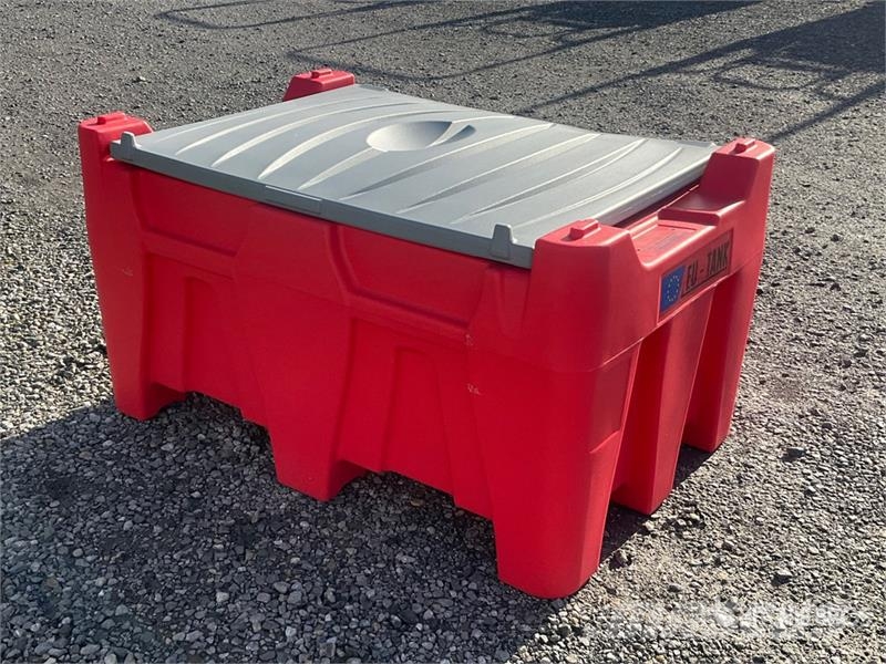 Emiliana Serbatoi Carrytank 330 PK 330 L Portable Poly Gasoline 330  Kraftstoff- und Zusatzstoffbehälter