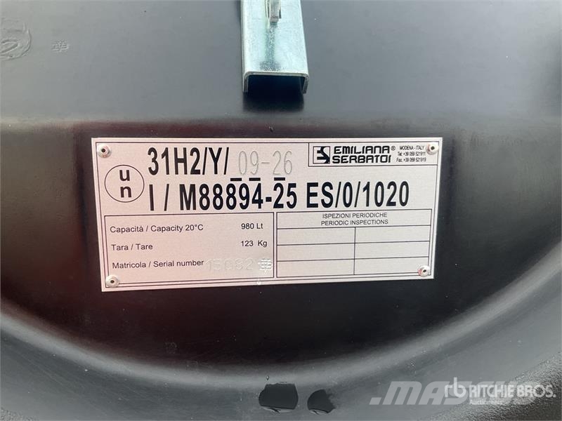 Emiliana Serbatoi CTK900 900 L Portable Poly Diesel Fuel Tank (Unuse Üzemanyag- és adaléktartályok