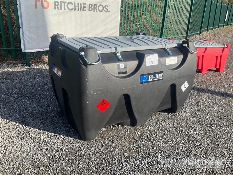 Emiliana Serbatoi CTK900 900 L Portable Poly Diesel Fuel Tank (Unuse Üzemanyag- és adaléktartályok