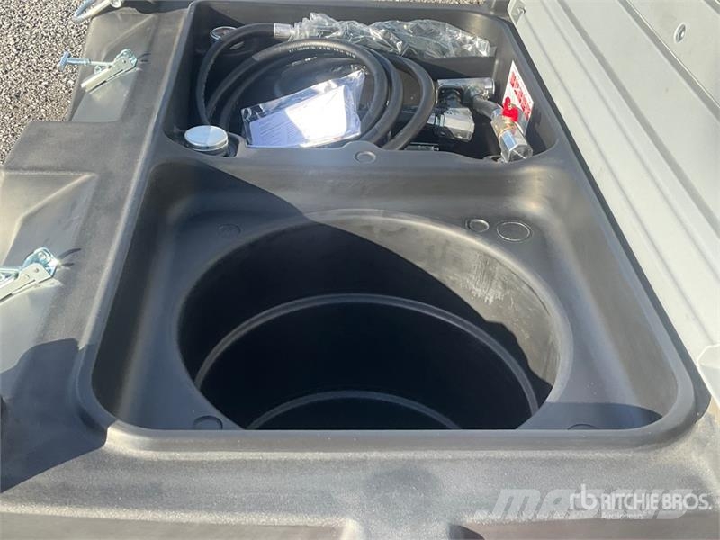 Emiliana Serbatoi CTK900 900 L Portable Poly Diesel Fuel Tank (Unuse Fuel and additive tanks