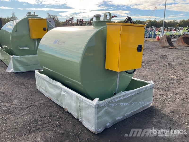 Emiliana Serbatoi EU-TANK 3000 Skid Mounted Steel 3000 L Steel Stora Kraftstoff- und Zusatzstoffbehälter
