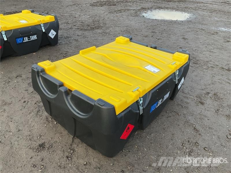 Emiliana Serbatoi EU-TANK 220PK Portable Poly 220 L Poly Portable Di Üzemanyag- és adaléktartályok