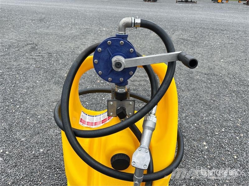Emiliana Serbatoi EU-TANK 55 L Poly Portable Transfer and Dispensing Depósitos de combustible y aditivos