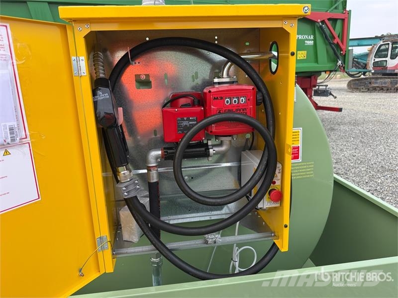 Emiliana Serbatoi EU-TANK 3000 3000 L Steel Storage and Dispensing T Yakıt ve katkı maddesi tankları