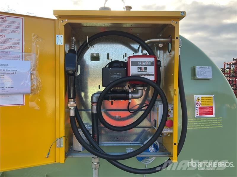 Emiliana Serbatoi EU-TANK 9000 Skid Mounted Steel 9000 L Steel Stora Паливні та присадочні баки