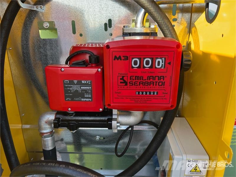 Emiliana Serbatoi EU-TANK 3000 3000 L Steel Storage and Dispensing T Depósitos de combustible y aditivos
