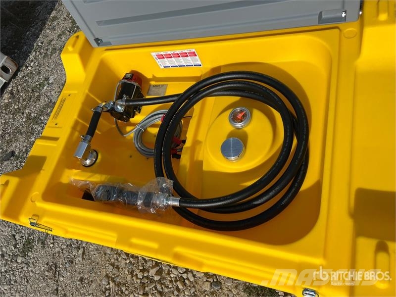 Emiliana Serbatoi EU-TANK 330 330 L Poly Portable Diesel Transfer an Kraftstoff- und Zusatzstoffbehälter