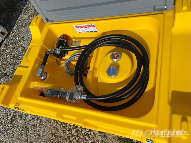 Emiliana Serbatoi EU-TANK 330 330 L Poly Portable Diesel Transfer an Kraftstoff- und Zusatzstoffbehälter