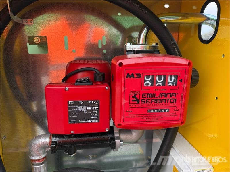 Emiliana Serbatoi EU-TANK 3000 3000 L Steel Storage and Dispensing T Yakıt ve katkı maddesi tankları