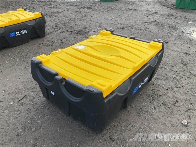 Emiliana Serbatoi EU-TANK 220PK Portable Poly 220 L Poly Portable Di Üzemanyag- és adaléktartályok