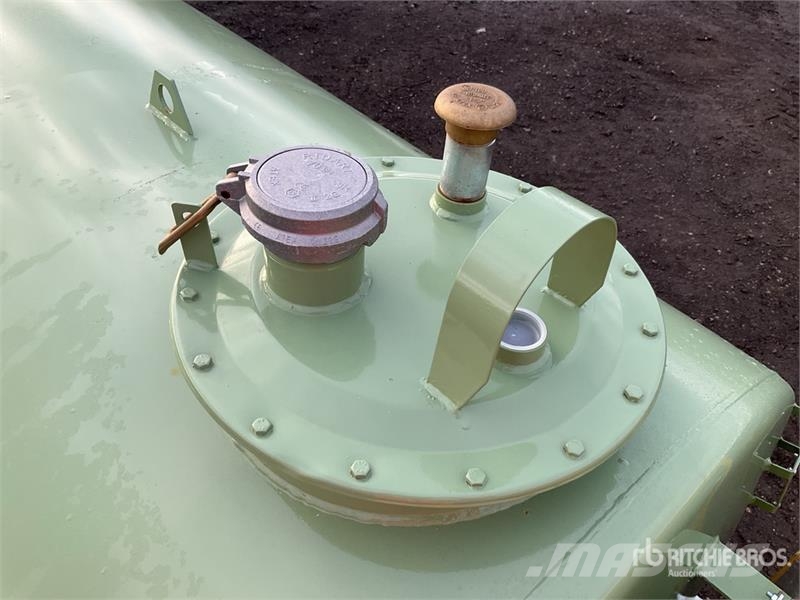 Emiliana Serbatoi EU-TANK 3000 Skid Mounted Steel 3000 L Steel Stora Паливні та присадочні баки