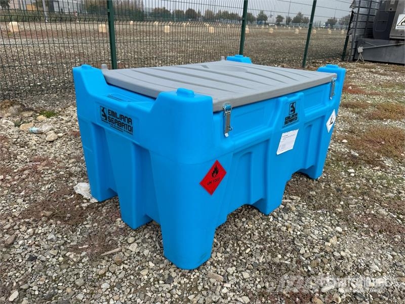 Emiliana Serbatoi EU-TANK 330 330 L Poly Portable Diesel Transfer an صهاريج الوقود والصهاريج الإضافية