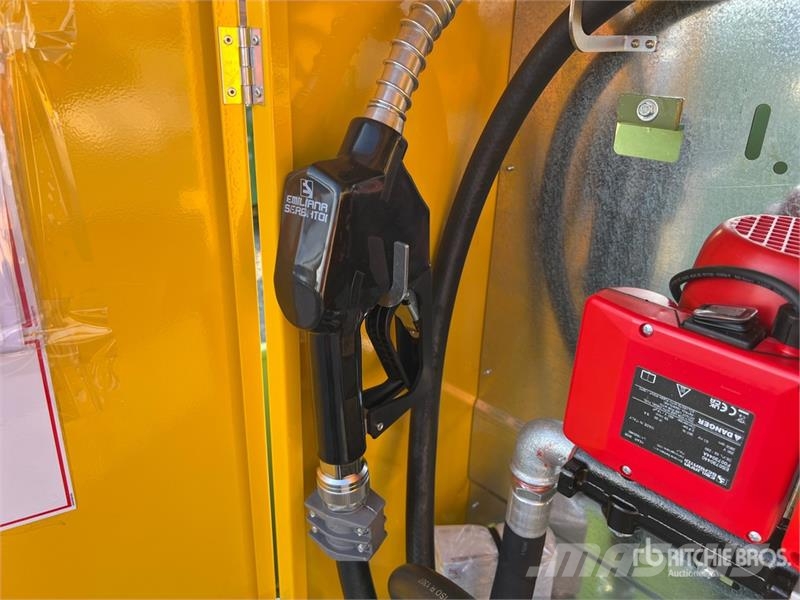 Emiliana Serbatoi EU-TANK 3000 3000 L Steel Storage and Dispensing T Depósitos de combustible y aditivos
