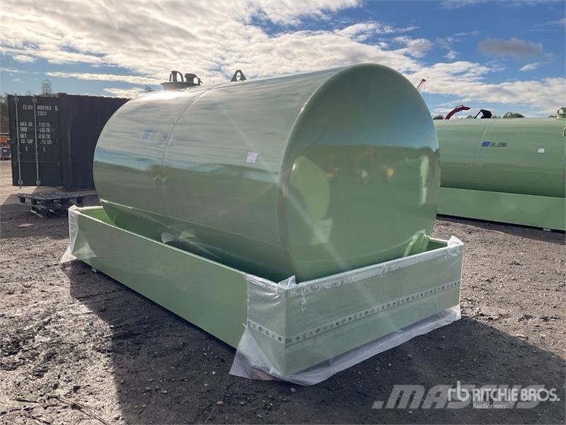 Emiliana Serbatoi EU-TANK 9000 Skid Mounted Steel 9000 L Steel Stora Kraftstoff- und Zusatzstoffbehälter