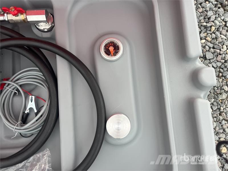 Emiliana Serbatoi EU-TANK 220 220 L Plastic Diesel 220 L Poly Portab Serbatoi per carburante e additivi