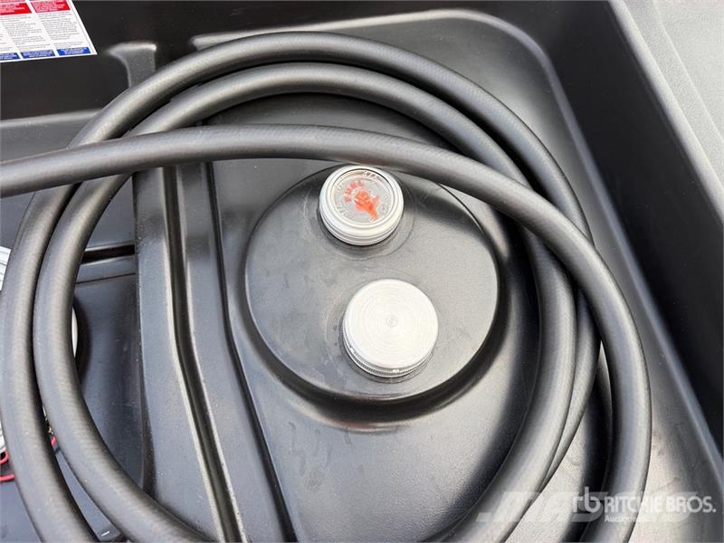 Emiliana Serbatoi EU-TANK 440 440 L Poly Portable Diesel Transfer an Yakıt ve katkı maddesi tankları