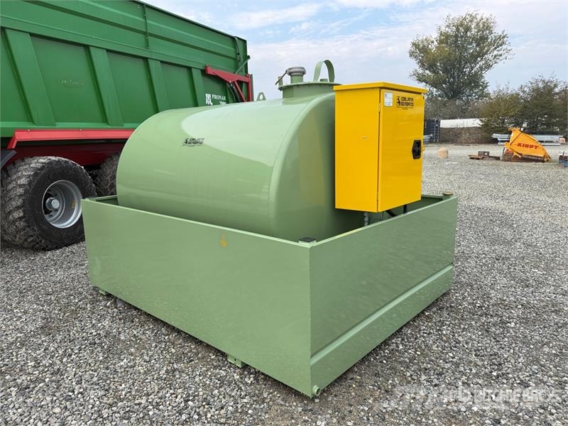 Emiliana Serbatoi EU-TANK 3000 3000 L Steel Storage and Dispensing T Yakıt ve katkı maddesi tankları
