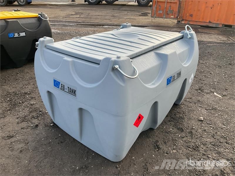 Emiliana Serbatoi EU-TANK 900 Portable Poly Fuel Tank (Unused) Üzemanyag- és adaléktartályok