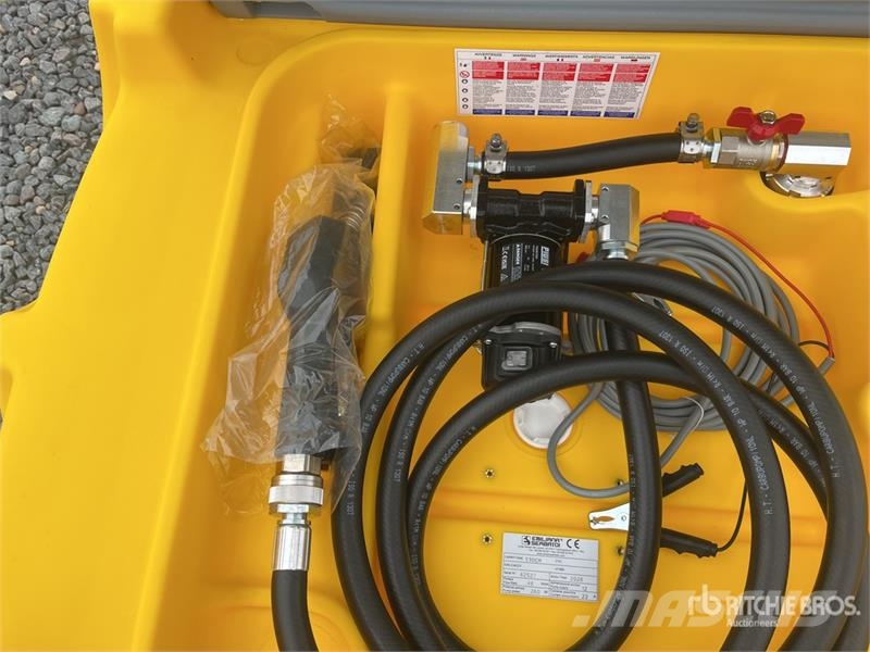 Emiliana Serbatoi EU-TANK 330 330 L Plastic Diesel 330 L Poly Portab Serbatoi per carburante e additivi