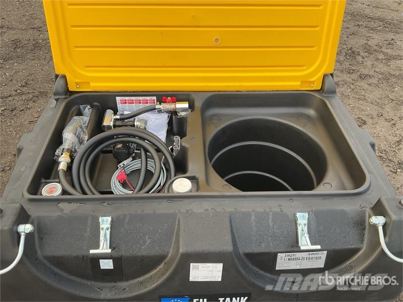 Emiliana Serbatoi EU-TANK 900 Portable Poly Fuel Tank (Unused) Polttoaine- ja lisäainesäiliöt