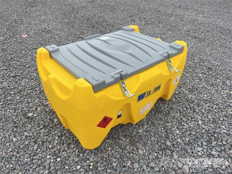 Emiliana Serbatoi EU-TANK 330 330 L Plastic Diesel 330 L Poly Portab Serbatoi per carburante e additivi