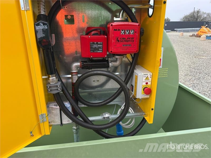 Emiliana Serbatoi EU-TANK 3000 3000 L Steel Storage and Dispensing T Yakıt ve katkı maddesi tankları