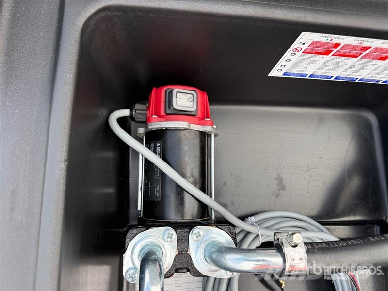 Emiliana Serbatoi EU-TANK 440 440 L Poly Portable Diesel Transfer an Yakıt ve katkı maddesi tankları